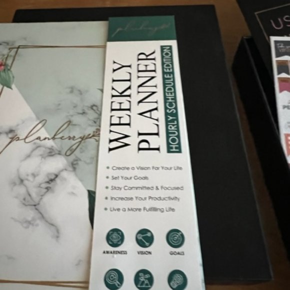 Planberry weekly planner, new in box. - Picture 3 of 5
